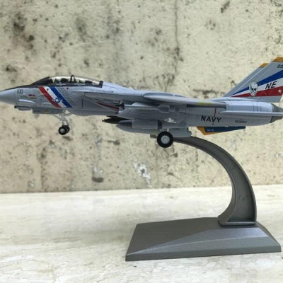 Mô hình Máy bay Tiêm kích F-14 Super Tomcat tỷ lệ 1:100