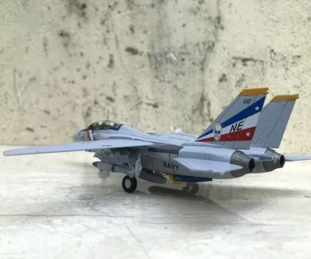 ​Mô hình Máy bay Tiêm kích F-14 Super Tomcat tỷ lệ 1:100