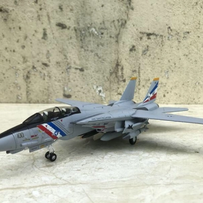Mô hình Máy bay Tiêm kích F-14 Super Tomcat tỷ lệ 1:100
