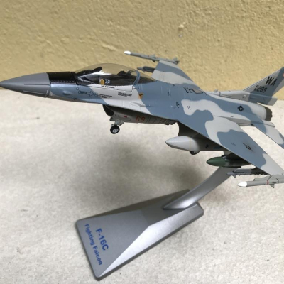 Mô hình máy bay Tiêm kích F-16 Fighting Falcon tỷ lệ 1:72