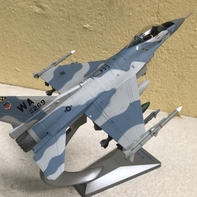 Mô hình máy bay Tiêm kích F-16 Fighting Falcon tỷ lệ 1:72