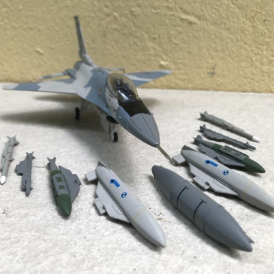 Mô hình máy bay Tiêm kích F-16 Fighting Falcon tỷ lệ 1:72
