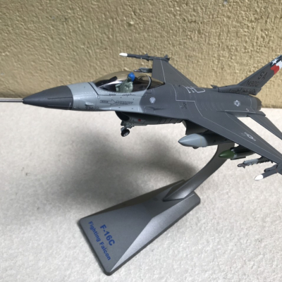 Mô hình máy bay Tiêm kích F-16C Fighting Falcon  tỷ lệ 1:72