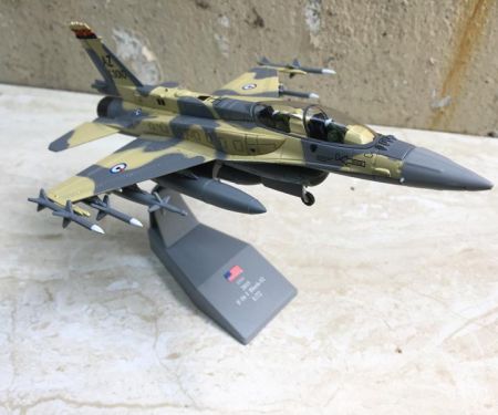 ​Mô hình Máy bay Tiêm kích F-16EF tỷ lệ 1:72