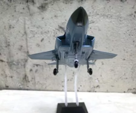 ​Mô hình Máy báy Tiêm kich F-35 tỷ lệ 1:72