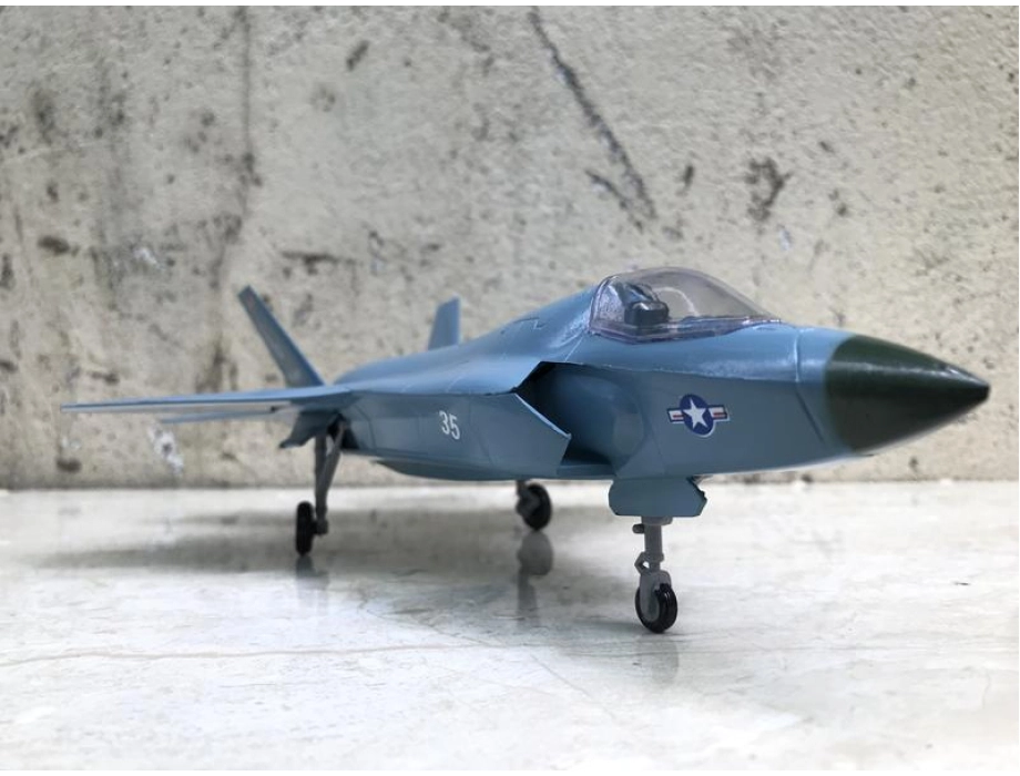 Mô hình Máy báy Tiêm kich F-35 tỷ lệ 1:72