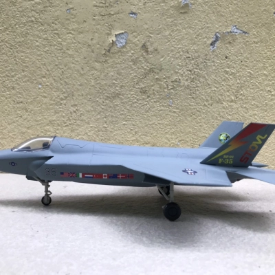Mô hình Máy báy Tiêm kich F-35B  ABS tỷ lệ 1:48