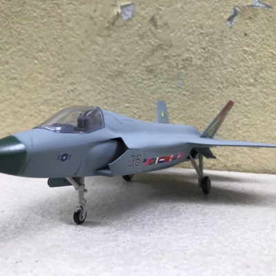 Mô hình Máy báy Tiêm kich F-35B  ABS tỷ lệ 1:48