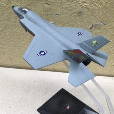 Mô hình Máy báy Tiêm kich F-35B  ABS tỷ lệ 1:48