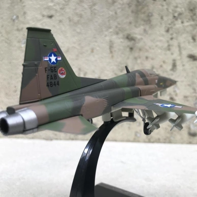 Mô hình máy bay Tiêm kích F-5E Tiger II tỷ lệ 1:72