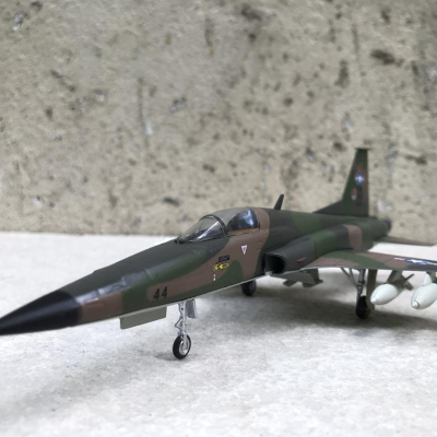 Mô hình máy bay Tiêm kích F-5E Tiger II tỷ lệ 1:72