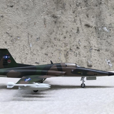 Mô hình máy bay Tiêm kích F-5E Tiger II tỷ lệ 1:72
