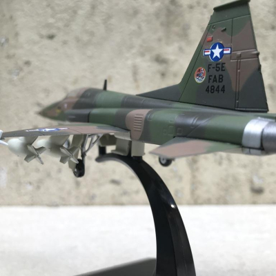 Mô hình máy bay Tiêm kích F-5E Tiger II tỷ lệ 1:72