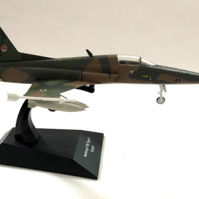 Mô hình Máy bay Tiêm kích F-5E Tiger II tỷ lệ 1:72