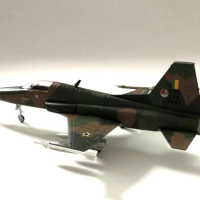 Mô hình Máy bay Tiêm kích F-5E Tiger II tỷ lệ 1:72