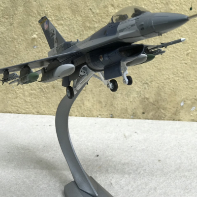 Mô hình máy bay Tiêm kích F16C/D tỷ lệ 1:72