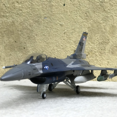 Mô hình máy bay Tiêm kích F16C/D tỷ lệ 1:72