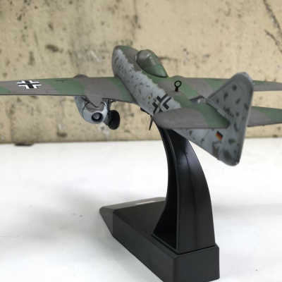 Mô hình máy bay Tiêm kích ME262 Schuwl  tỷ lệ 1:72