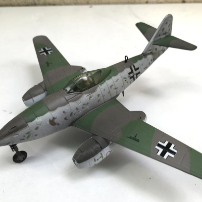Mô hình máy bay Tiêm kích ME262 Schuwl  tỷ lệ 1:72