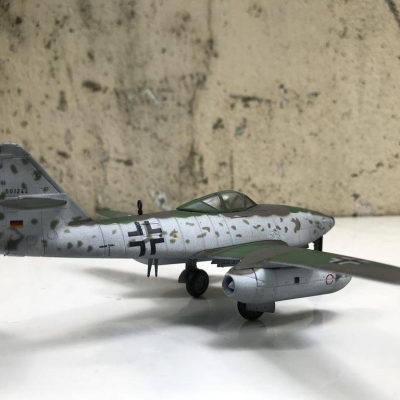 Mô hình máy bay Tiêm kích ME262 Schuwl  tỷ lệ 1:72
