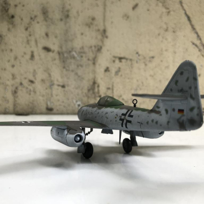Mô hình máy bay Tiêm kích ME262 Schuwl  tỷ lệ 1:72
