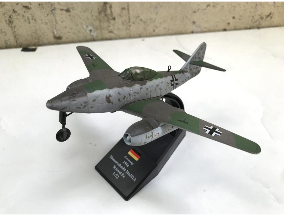 Mô hình máy bay Tiêm kích ME262 Schuwl tỷ lệ 1:72 Mô hình máy bay Tiêm kích ME262 Schuwl tỷ lệ 1:72