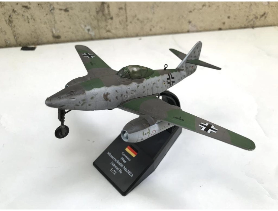Mô hình máy bay Tiêm kích ME262 Schuwl  tỷ lệ 1:72