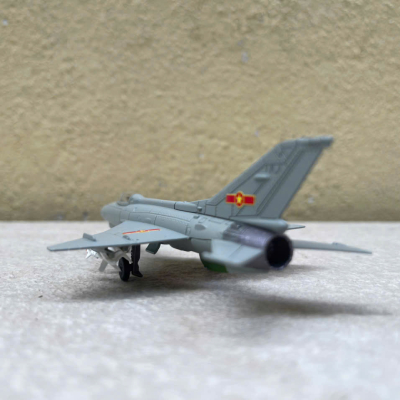 ​Mô hình Máy bay Tiêm kích Mig-21 Việt Nam tỷ lệ 1:100