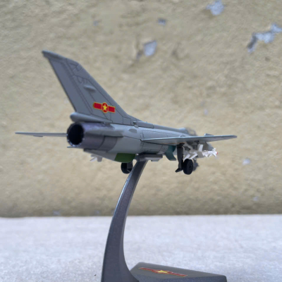 ​Mô hình Máy bay Tiêm kích Mig-21 Việt Nam tỷ lệ 1:100