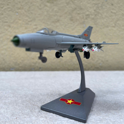 ​Mô hình Máy bay Tiêm kích Mig-21 Việt Nam tỷ lệ 1:100