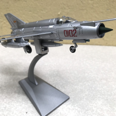 Mô hình máy bay Tiêm kích MIG-21 Việt Nam tỷ lệ 1:72