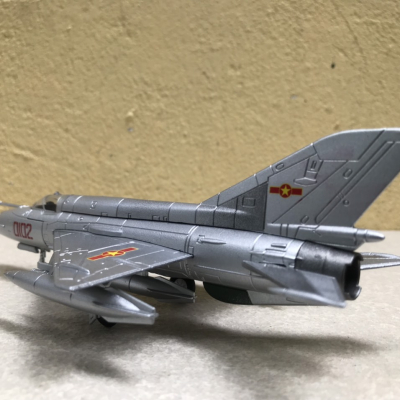Mô hình máy bay Tiêm kích MIG-21 Việt Nam tỷ lệ 1:72