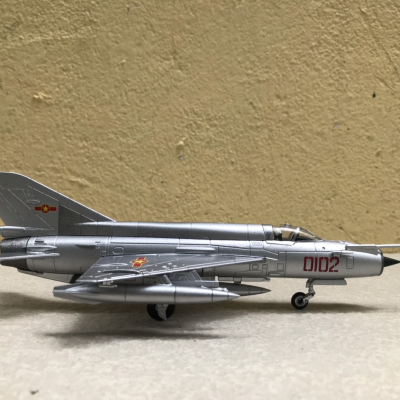 Mô hình máy bay Tiêm kích MIG-21 Việt Nam tỷ lệ 1:72