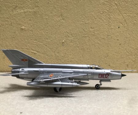 ​Mô hình máy bay Tiêm kích MIG-21 Việt Nam tỷ lệ 1:72
