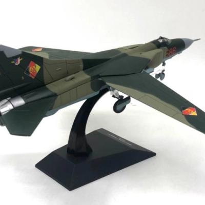 Mô hình Máy bay Tiêm kích MIG 23 tỷ lệ 1:72