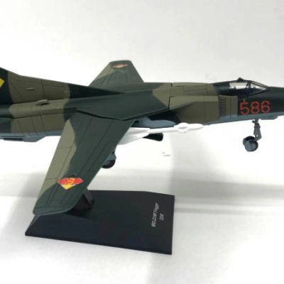 Mô hình Máy bay Tiêm kích MIG 23 tỷ lệ 1:72