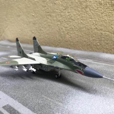 Mô hình Máy bay Tiêm kích Mig-29  tỷ lệ 1:100