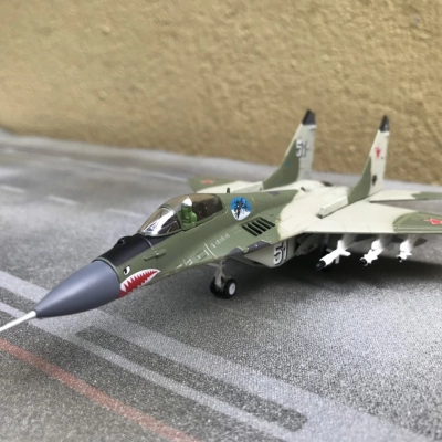 Mô hình Máy bay Tiêm kích Mig-29  tỷ lệ 1:100