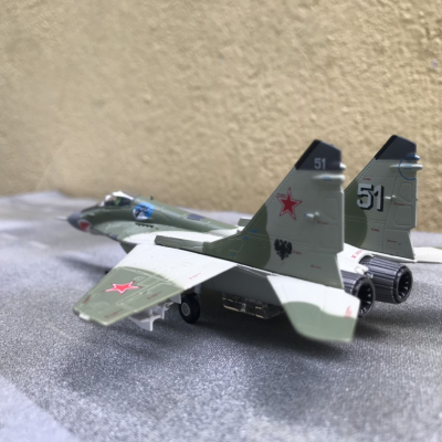 Mô hình Máy bay Tiêm kích Mig-29  tỷ lệ 1:100