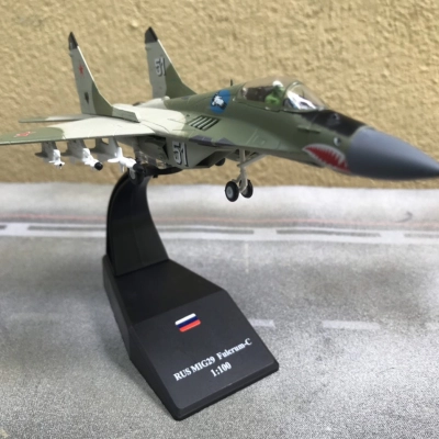 Mô hình Máy bay Tiêm kích Mig-29  tỷ lệ 1:100