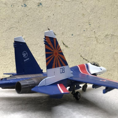 Mô hình máy bay Tiêm kích SU-27 tỷ lệ 1:72
