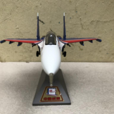 Mô hình máy bay Tiêm kích SU-27 tỷ lệ 1:72