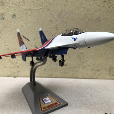 Mô hình máy bay Tiêm kích SU-27 tỷ lệ 1:72