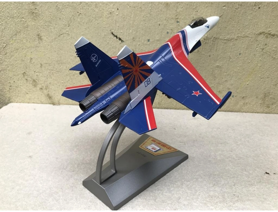 Mô hình máy bay Tiêm kích SU-27 tỷ lệ 1:72