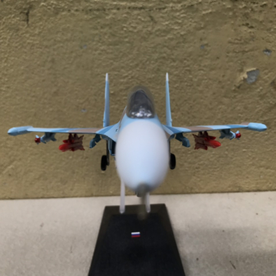 Mô hình Máy báy Tiêm kích SU-30 MK2 Flanker ABS tỷ lệ 1:72