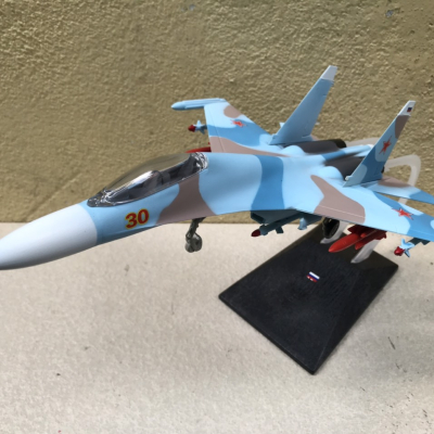 Mô hình Máy báy Tiêm kích SU-30 MK2 Flanker ABS tỷ lệ 1:72
