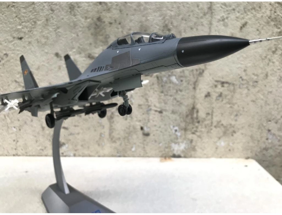 Mô hình máy bay Tiêm kích SU-30MKK  tỷ lệ 1:72