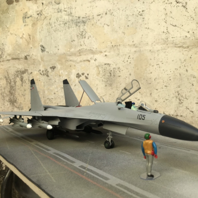 Mô hình máy bay tiêm kích Su-33  tỷ lệ 1:48