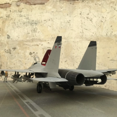 Mô hình máy bay tiêm kích Su-33  tỷ lệ 1:48