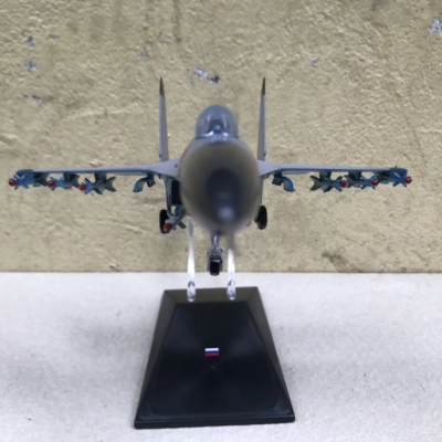 ​Mô hình Máy báy tiêm kich SU-35 ABS tỷ lệ 1:72